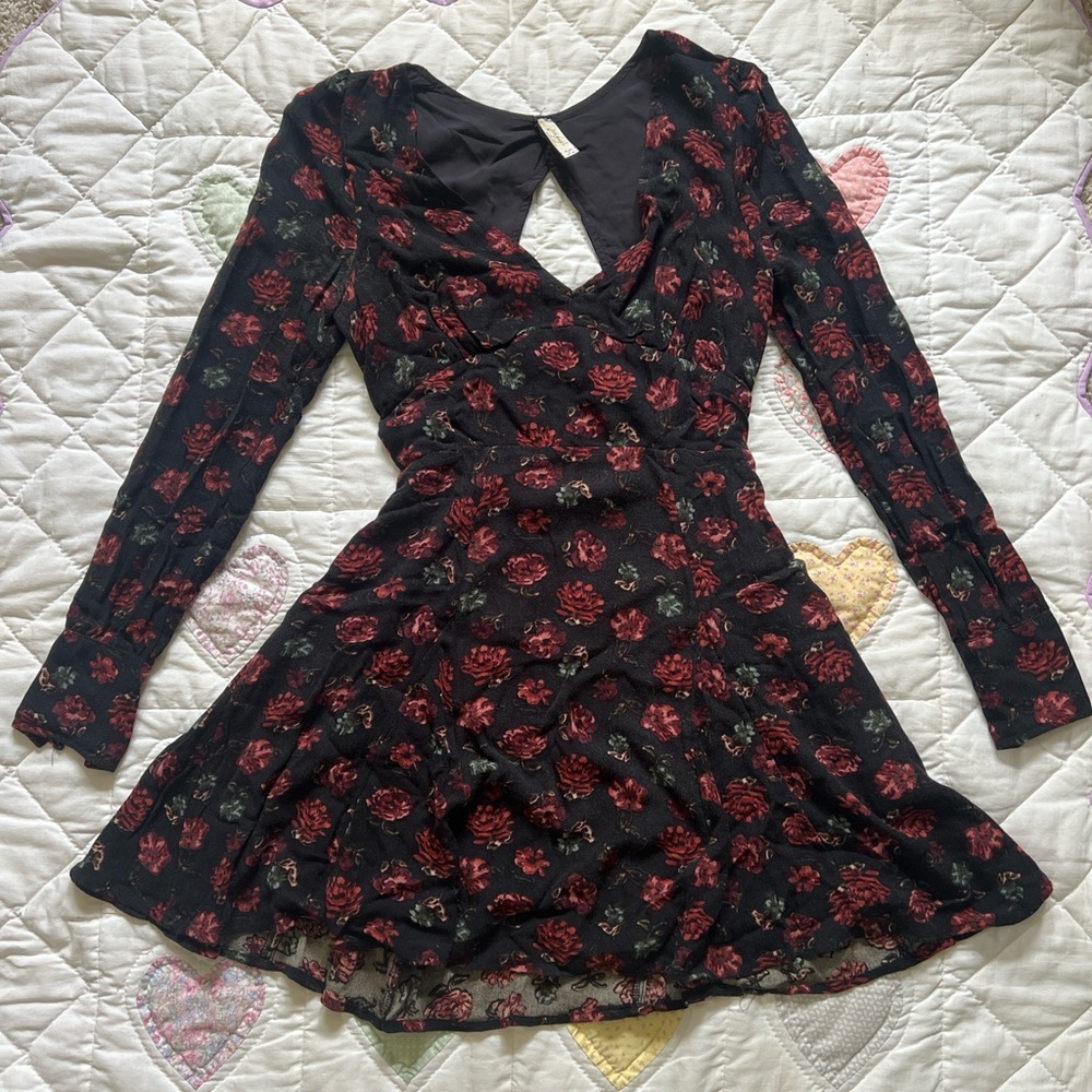 Free People Floral long Sleeve black and red women’s Dress size 0 Bella swan